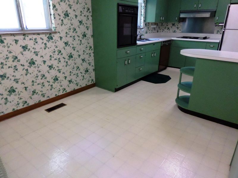 124 E Morningside Dr, Oak Ridge, TN 37830