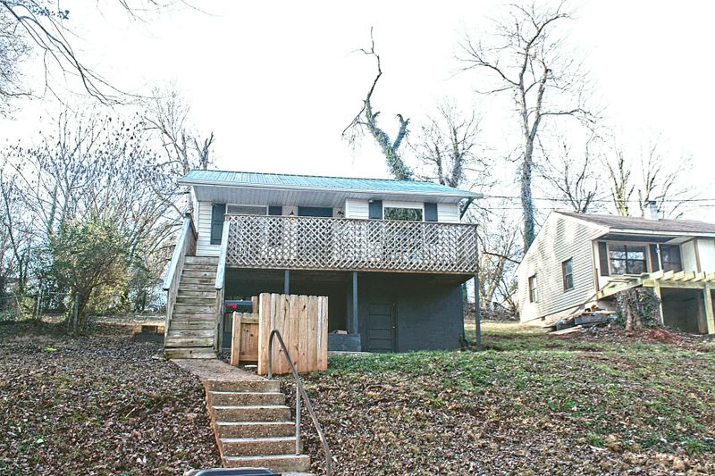124 E Wadsworth Cir, Oak Ridge, TN 37830