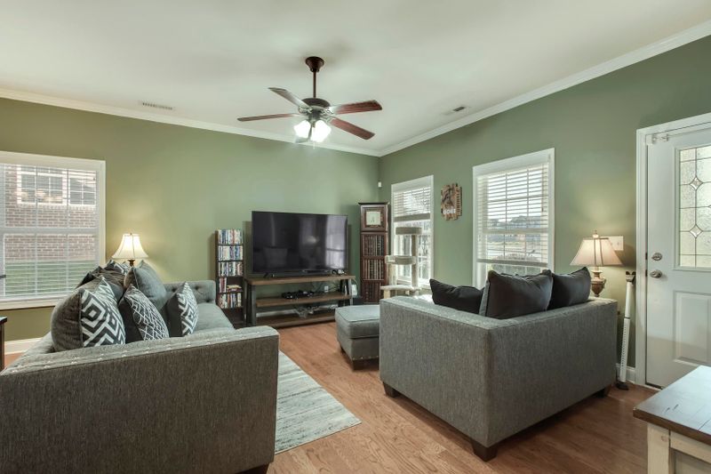 124 Hardinberry St, Oak Ridge, TN 37830