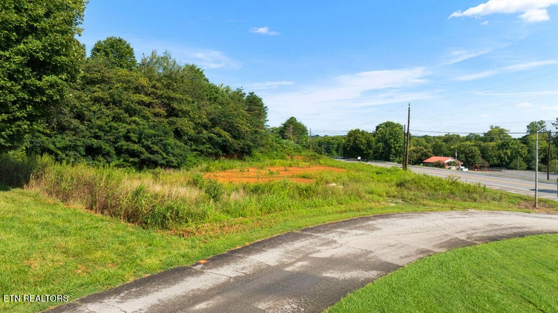 124 Holt Dr, Loudon, TN 37774