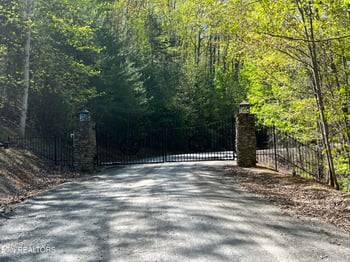124 Indian Rg, Tellico Plains, TN 37385