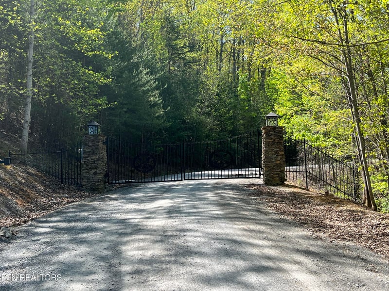 124 Indian Rg, Tellico Plains, TN 37385