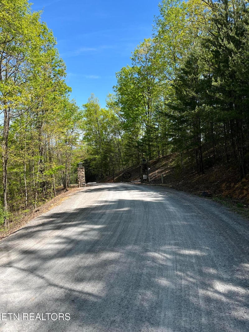 124 Indian Rg, Tellico Plains, TN 37385