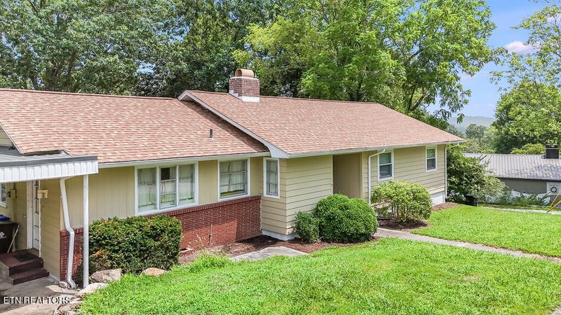 124 Kentucky Ave, Oak Ridge, TN 37830