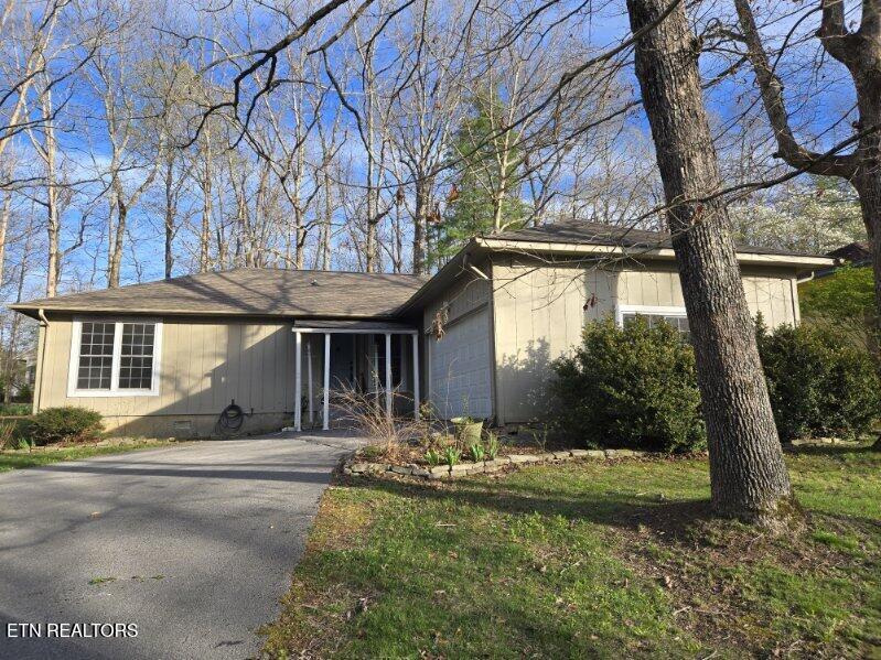 124 Lakeshire Dr, Crossville, TN 38558