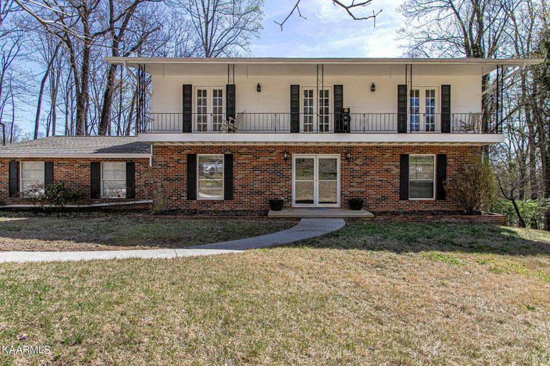 124 Netherlands Rd, Oak Ridge, TN 37830