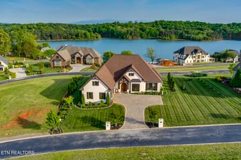 124 Nightingale Dr, Vonore, TN 37885