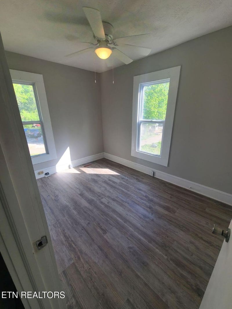 124 Pickering St, Knoxville, TN 37914