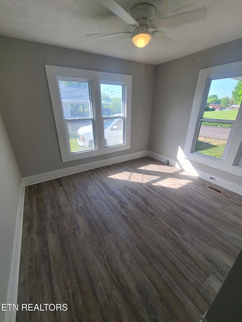 124 Pickering St, Knoxville, TN 37914