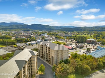 124 Plaza Dr #1303, Pigeon Forge, TN 37863