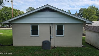 124 S Purdue Ave, Oak Ridge, TN 37830