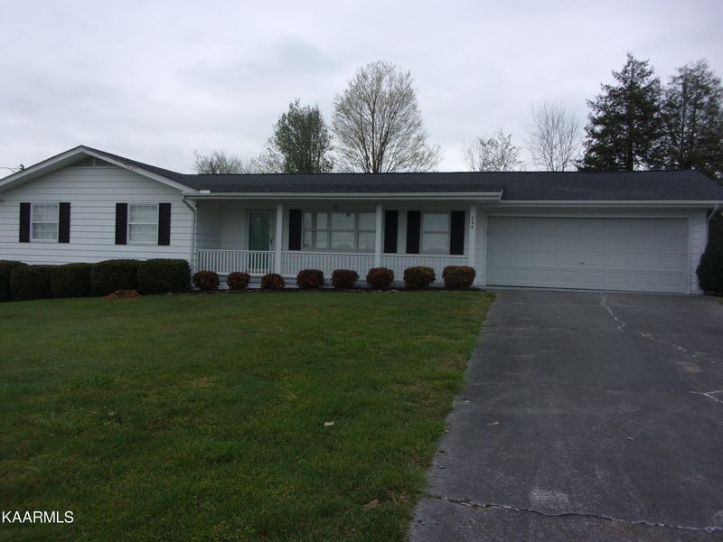 124 Sheffield Dr, Maryville, TN 37804