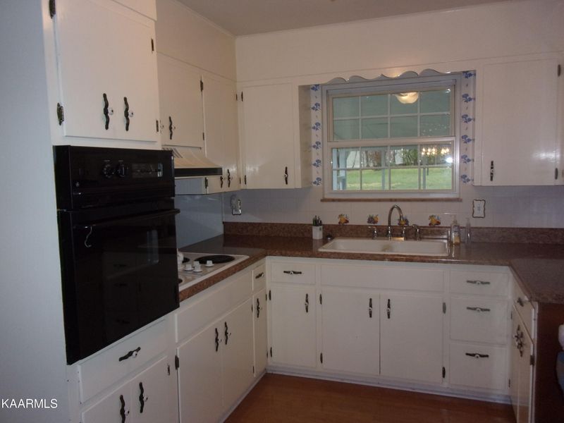 124 Sheffield Dr, Maryville, TN 37804