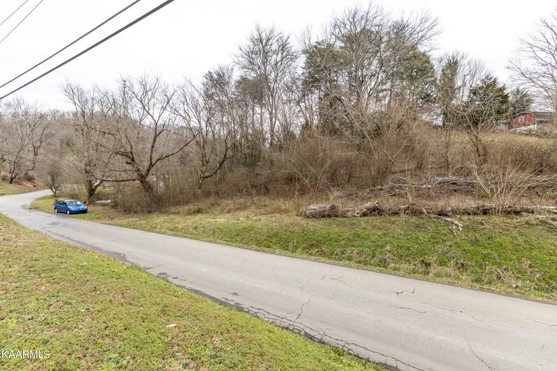 124 Strutt St, Oliver Springs, TN 37840