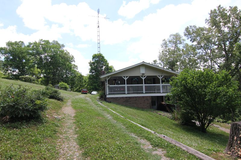 124 Swan Seymour Rd, Maynardville, TN 37807