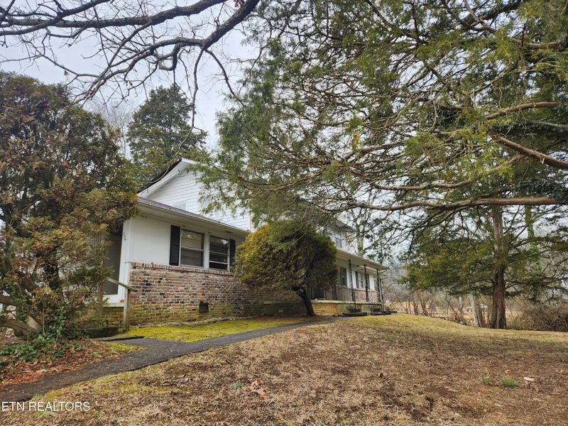 124 Tacoma Rd, Oak Ridge, TN 37830