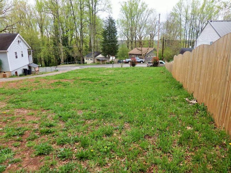124 Wainwright Rd, Oak Ridge, TN 37830