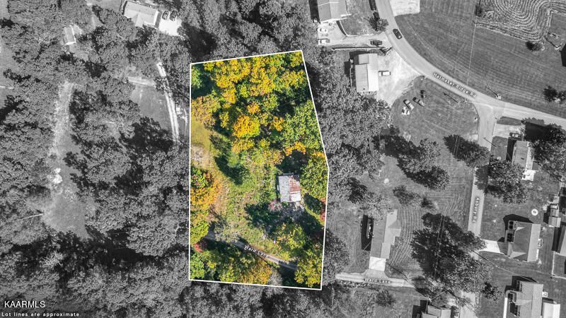 124 Ward Ln, Jacksboro, TN 37757