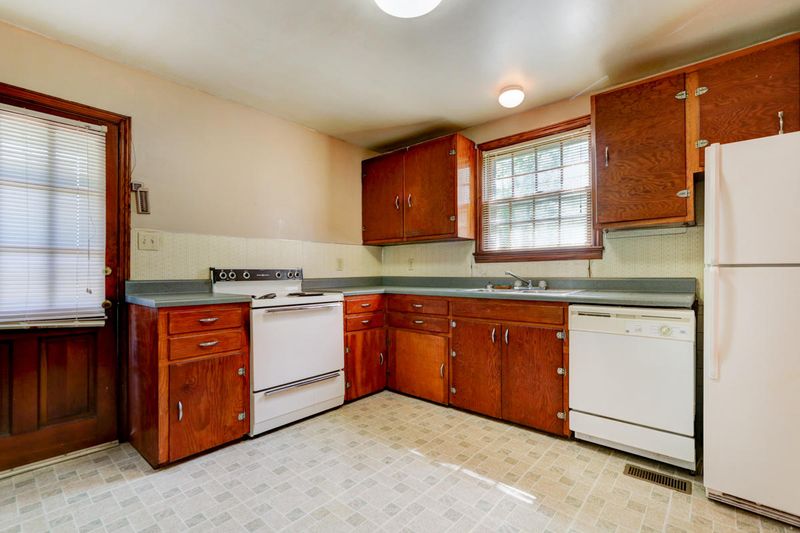 1240 E Moody Ave, Knoxville, TN 37920
