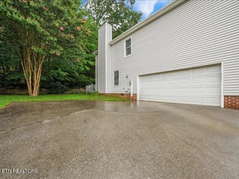 1240 Hearthstone Ln, Knoxville, TN 37923
