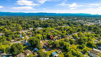 1240 Jefferson Ave, Maryville, TN 37804