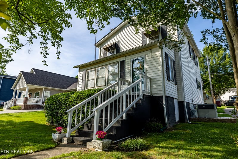 1240 N Wright Rd, Alcoa, TN 37701