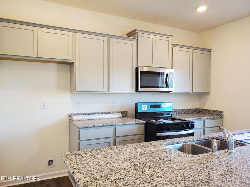 12409 Hatmaker Ln, Knoxville, TN 37932