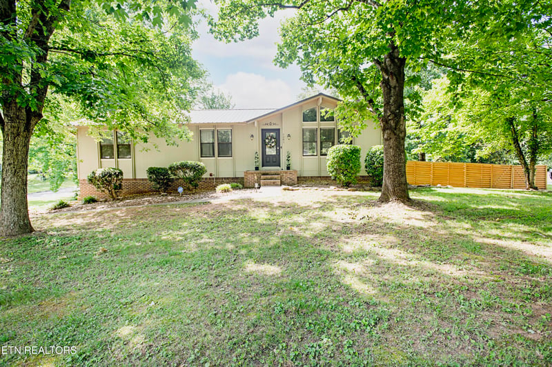 1241 Court Field Rd, Knoxville, TN 37922