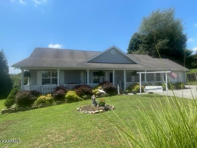 1241 Old Red Ln, Sevierville, TN 37876