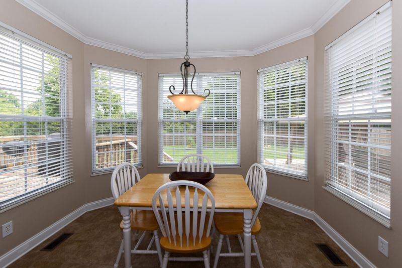 1242 Maples Glen Ln, Knoxville, TN 37923
