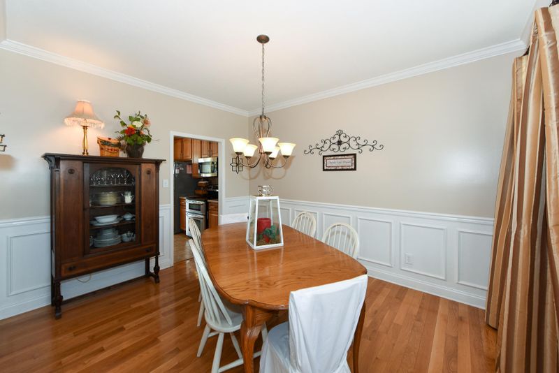 1242 Maples Glen Ln, Knoxville, TN 37923