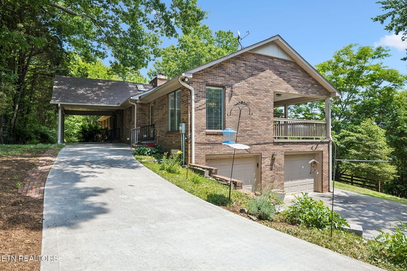 12425 Yarnell Rd, Knoxville, TN 37932
