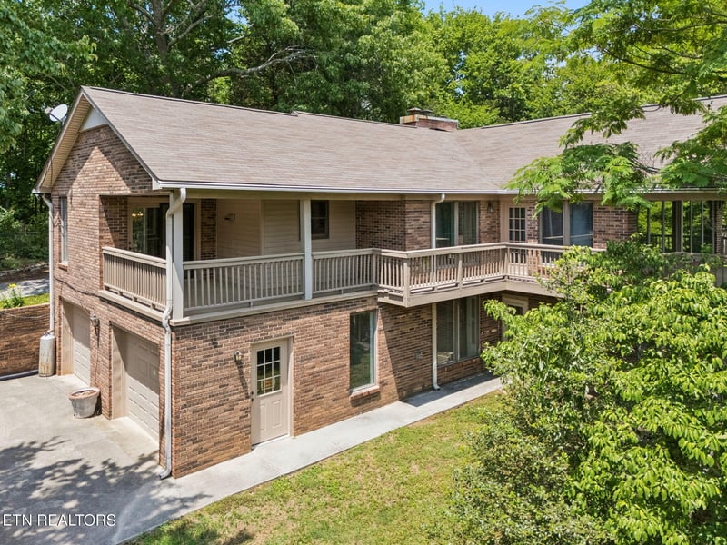 12425 Yarnell Rd, Knoxville, TN 37932