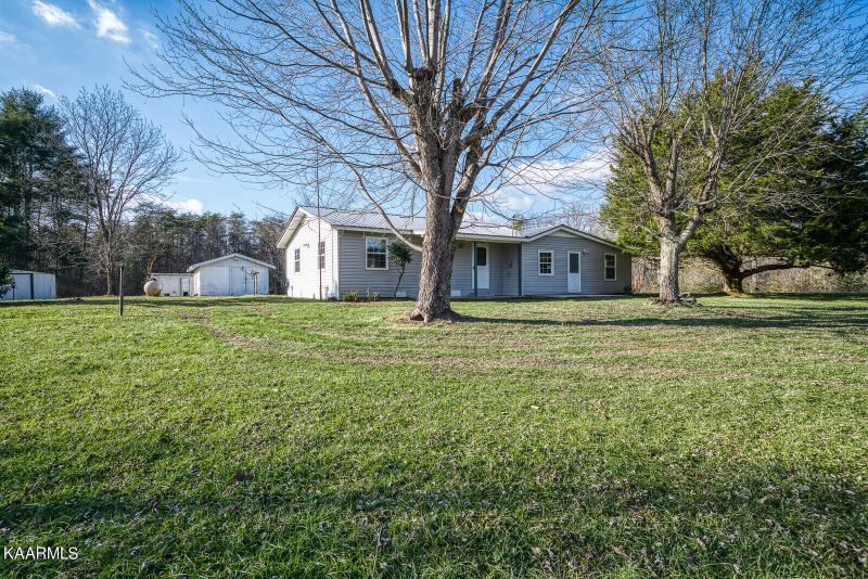 12436 Newton Rd, Crossville, TN 38572