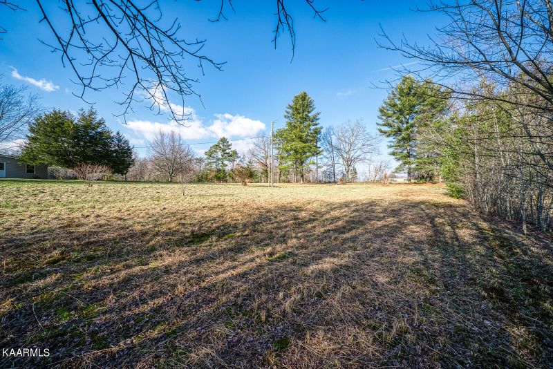 12436 Newton Rd, Crossville, TN 38572
