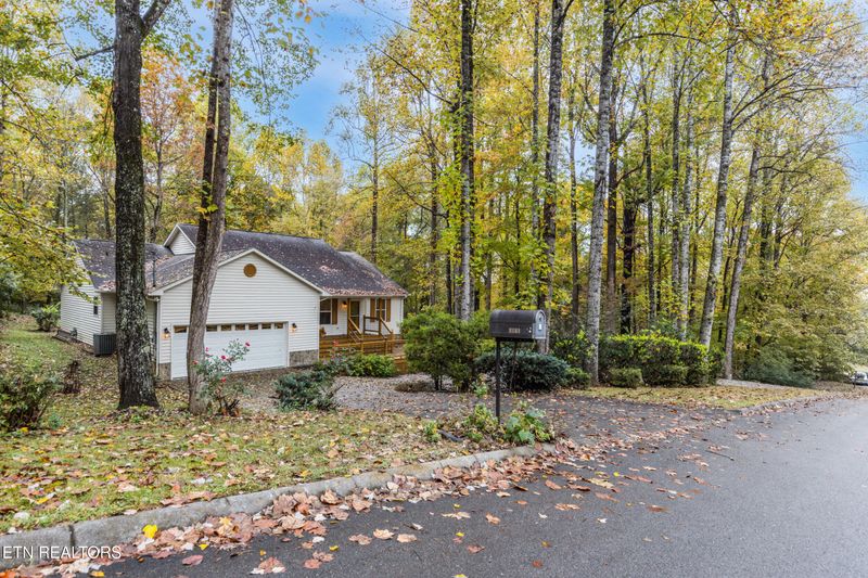 1244 Barton Fields Dr, Sevierville, TN 37862