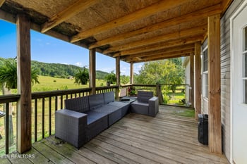 1245 Paint Rock Valley Rd, Philadelphia, TN 37846