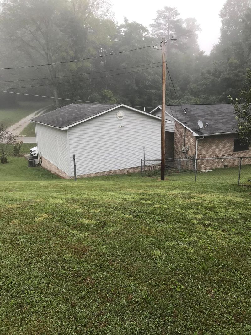 1246 Ridge Rd, Caryville, TN 37714