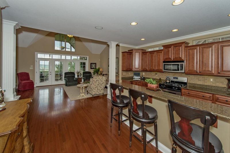 1249 Bishops View Ln, Knoxville, TN 37932