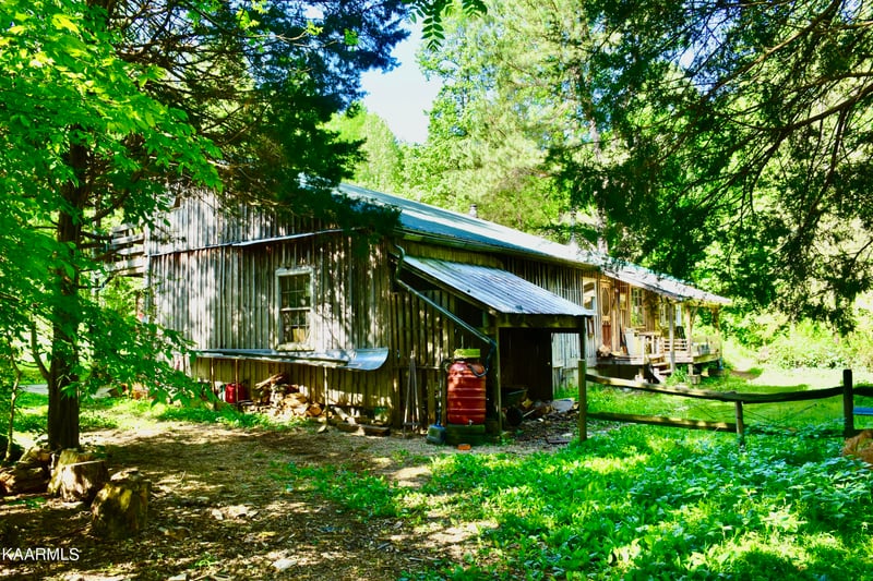 1249 Rocky Flats Rd, Cosby, TN 37722