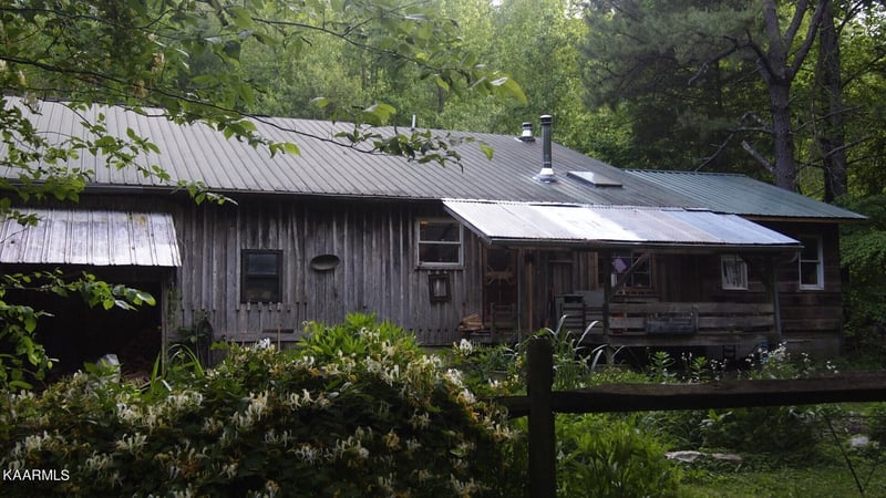 1249 Rocky Flats Rd, Cosby, TN 37722