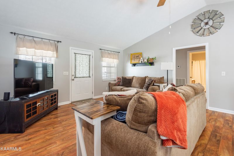 125 Baker Farm Rd, Tellico Plains, TN 37385