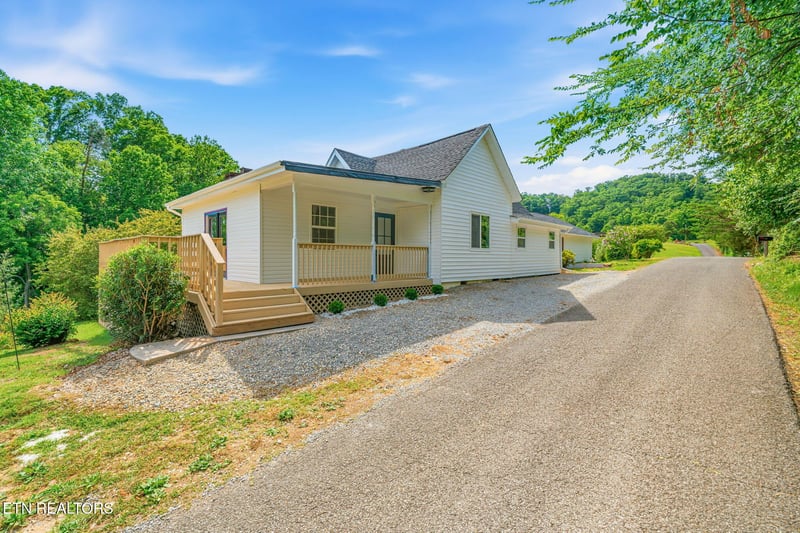 125 Ballard Rd, Heiskell, TN 37754