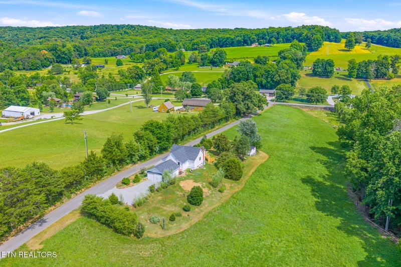 125 Ballard Rd, Heiskell, TN 37754