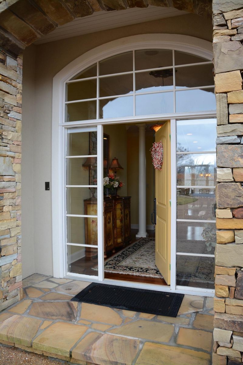 125 Big Water Dr, Vonore, TN 37885