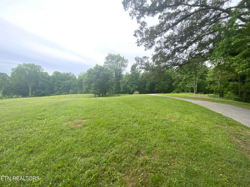 125 Bowers Rd, Harriman, TN 37748