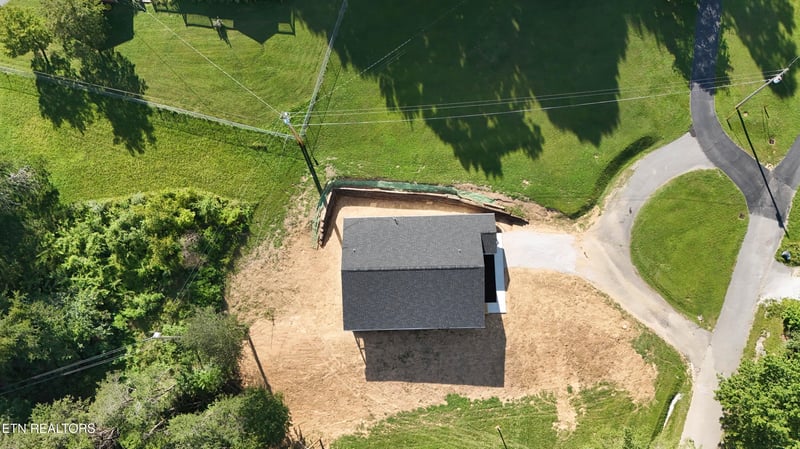 125 Canada Dr, Oneida, TN 37841