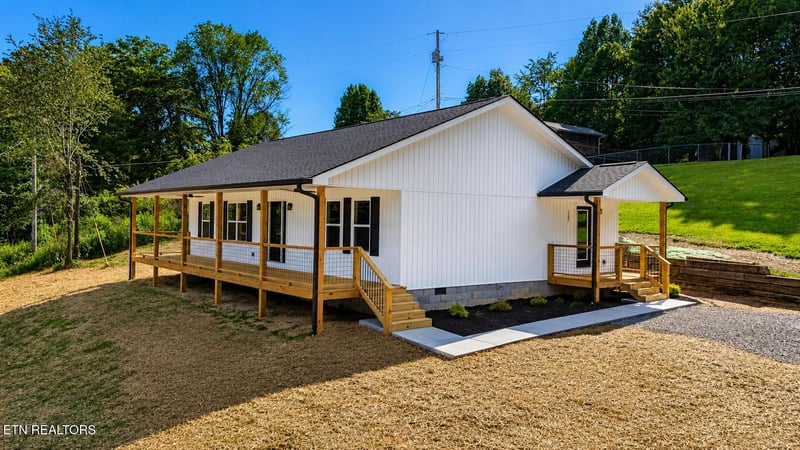 125 Canada Dr, Oneida, TN 37841