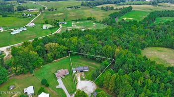 125 Christopher Rd, Wartburg, TN 37887