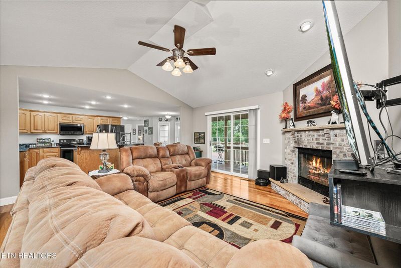 125 Clarence Lee Rd, Lancing, TN 37770